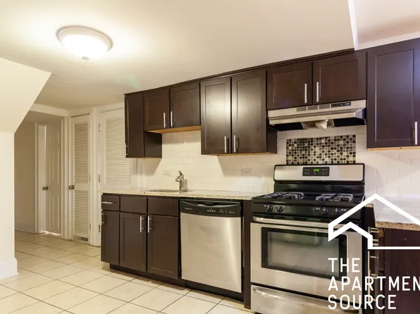 877 W Lill Ave, Chicago, IL