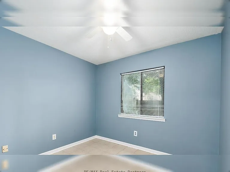 15 Raintree Dr #1 — Photo 9