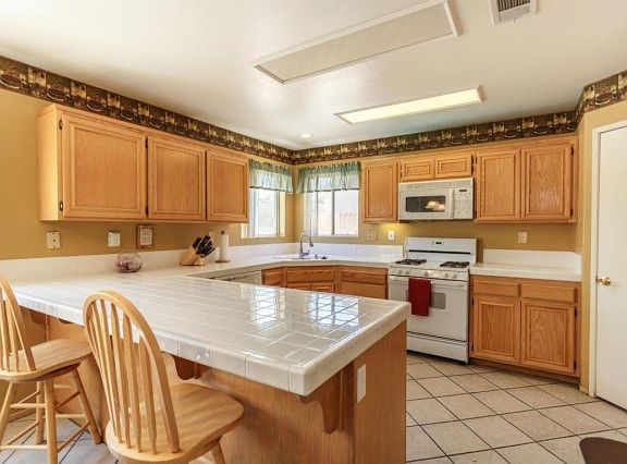 5th image of 5650 Katrina Pl