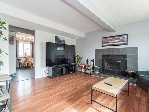 3rd image of 5716 S 71st St