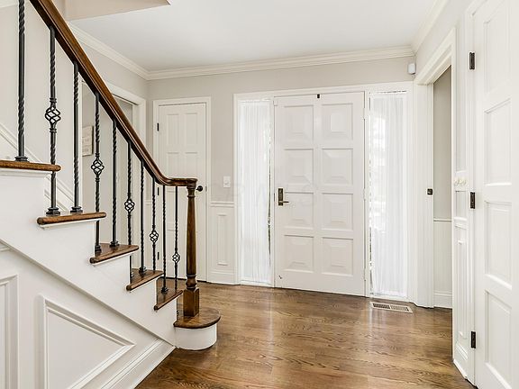 3rd image of 8672 Dunsinane Dr