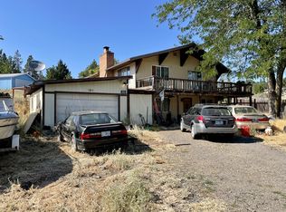 124 Hudspeth Ln, Shady Cove, OR 97539