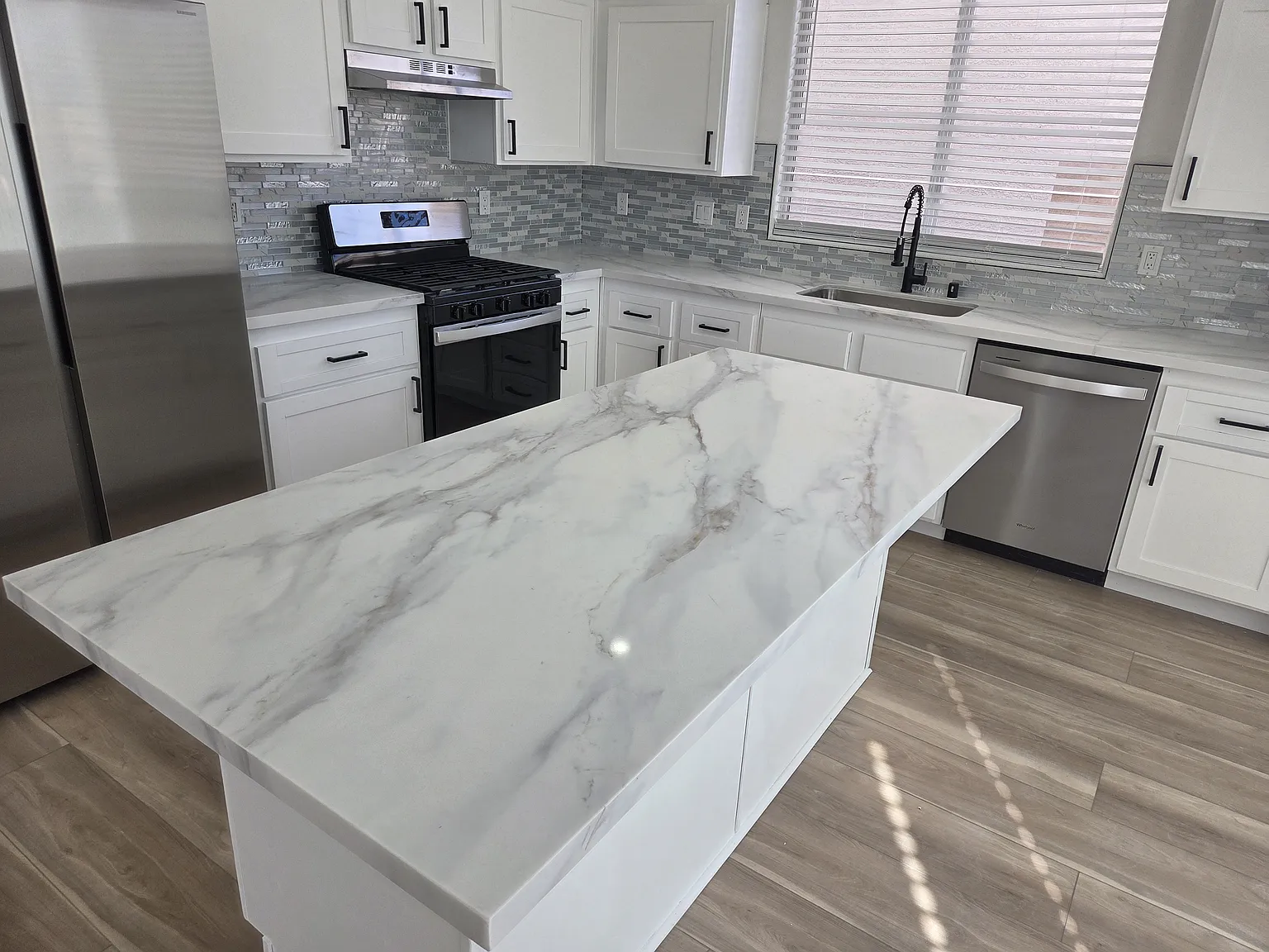 4 bed, 2547 sqft, $2,850 — Photo 2