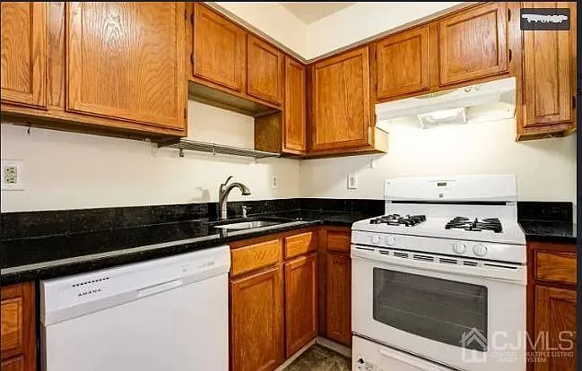 1335 Waterford Dr — Photo 13