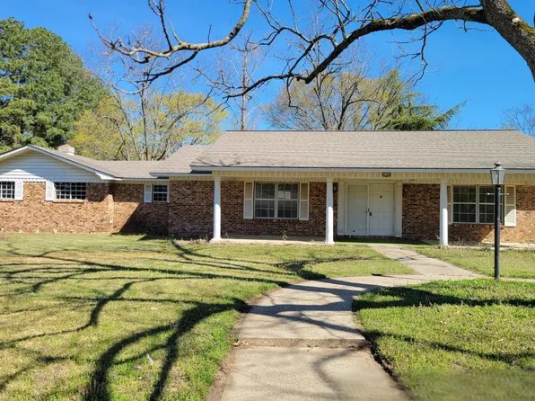 1320 Grove St, Nashville, AR 71852