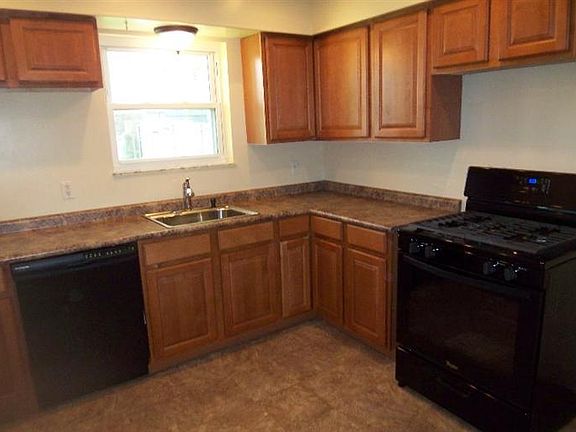 5th image of 3670 Brockton Dr