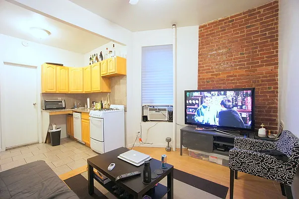 Rented by Compass | media 9