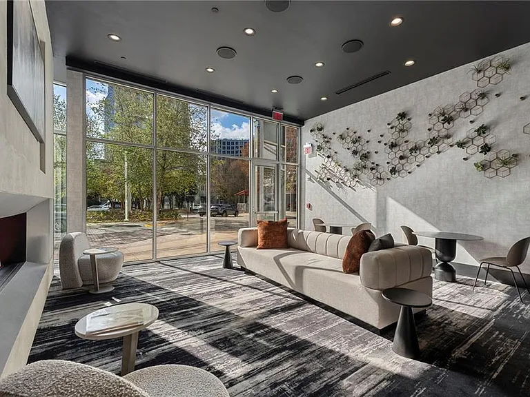 3324 Peachtree Rd NE #915 — Photo 41
