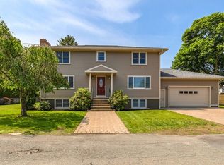 1 Dilisio Dr, Swampscott, MA 01907