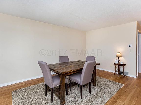 5th image of 808 23rd Ave S
