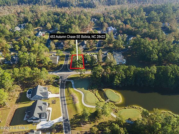 3rd image of 453 Autumn Chase SE