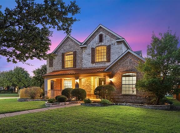 2nd image of 1054 Sir Lancelot Cir