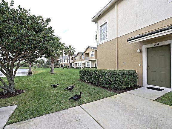 3rd image of 3151 SE Lexington Lakes Dr APT 201