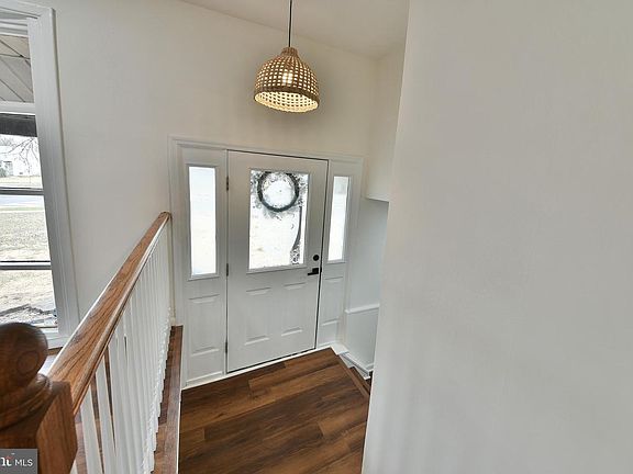 2nd image of 212 E Franklin Ave
