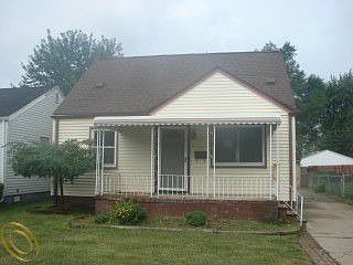2nd image of 26333 Clancy St