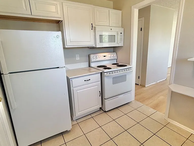 3556 Fairfax St — Photo 5