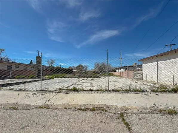 45356 10th St W Lot 35, Lancaster, CA 93534