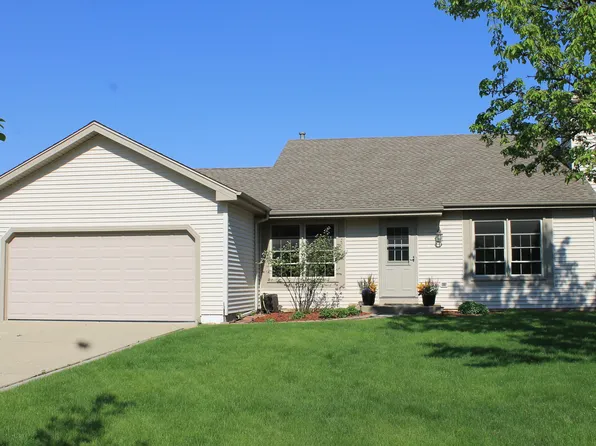 1125 Windslow Cir, Crystal Lake, IL 60014