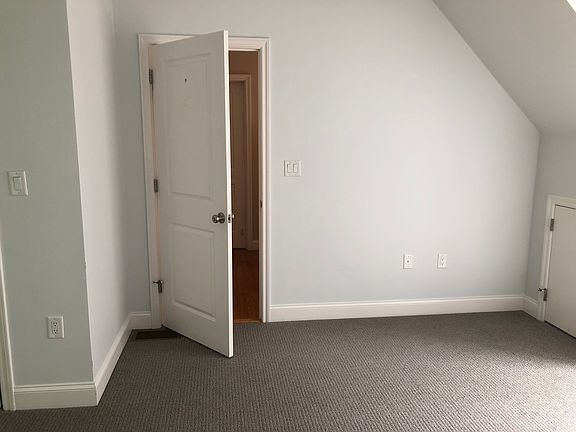 5th image of 2 Edgemere Rd