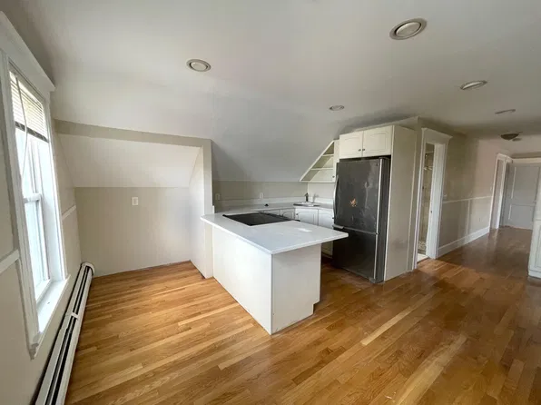 187 Lafayette St #3, Salem, MA 01970