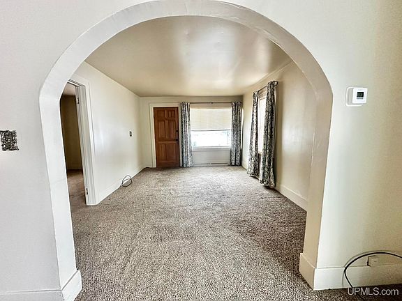 2nd image of 708 Edsel St