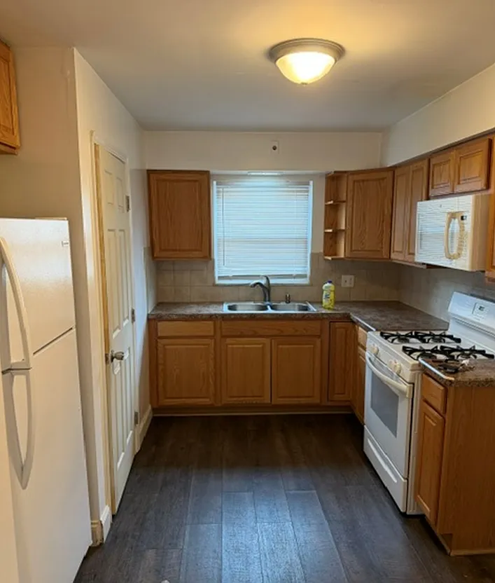 2 bed, 1020 sqft, $1,200 — Photo 3