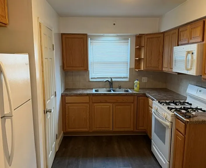 5711 Warwick Dr #UP — Photo 3