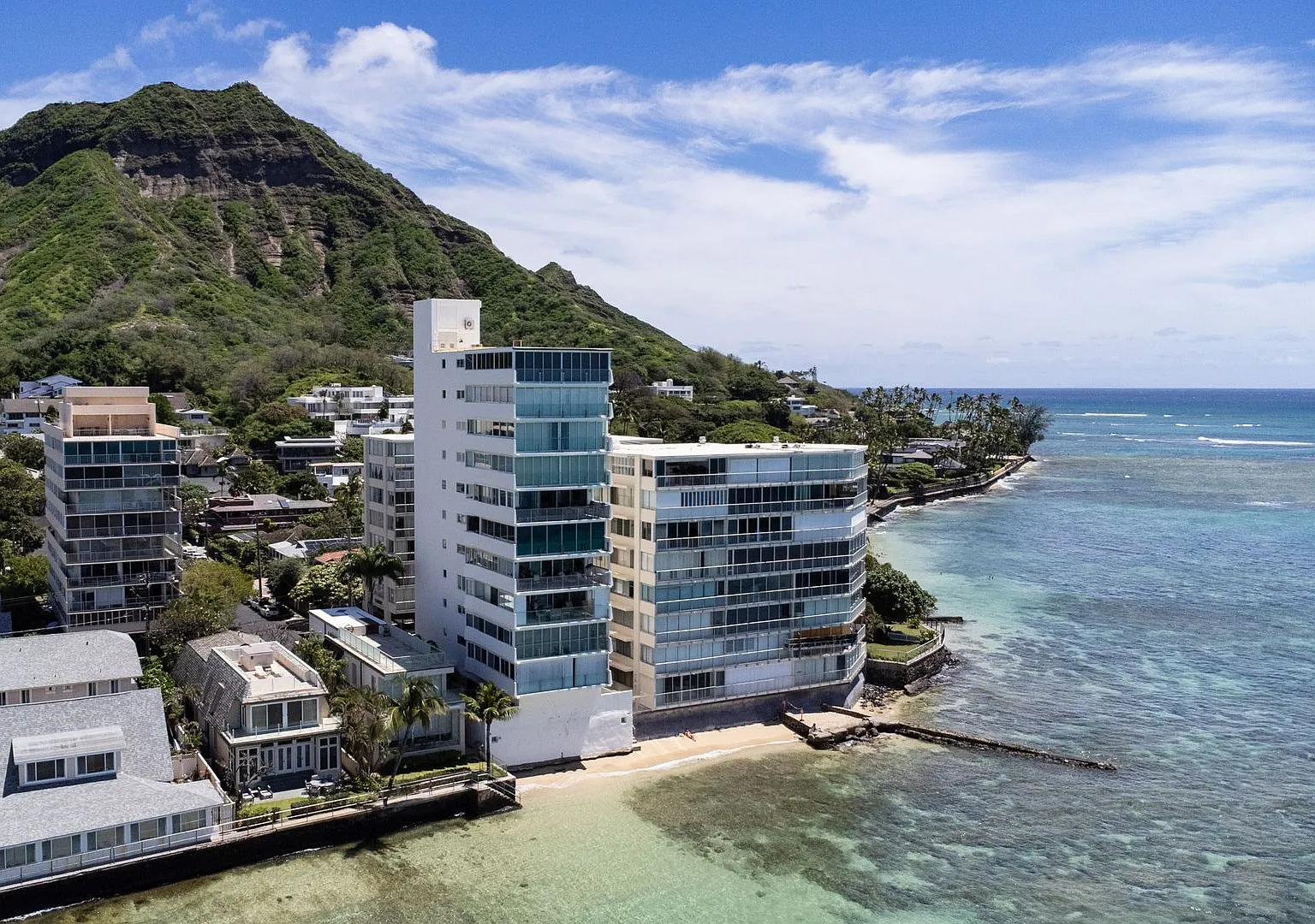 Private Floor Residence on the 8th Floor with Panoramic Ocean Views - Seabreaze #8 — Photo 1