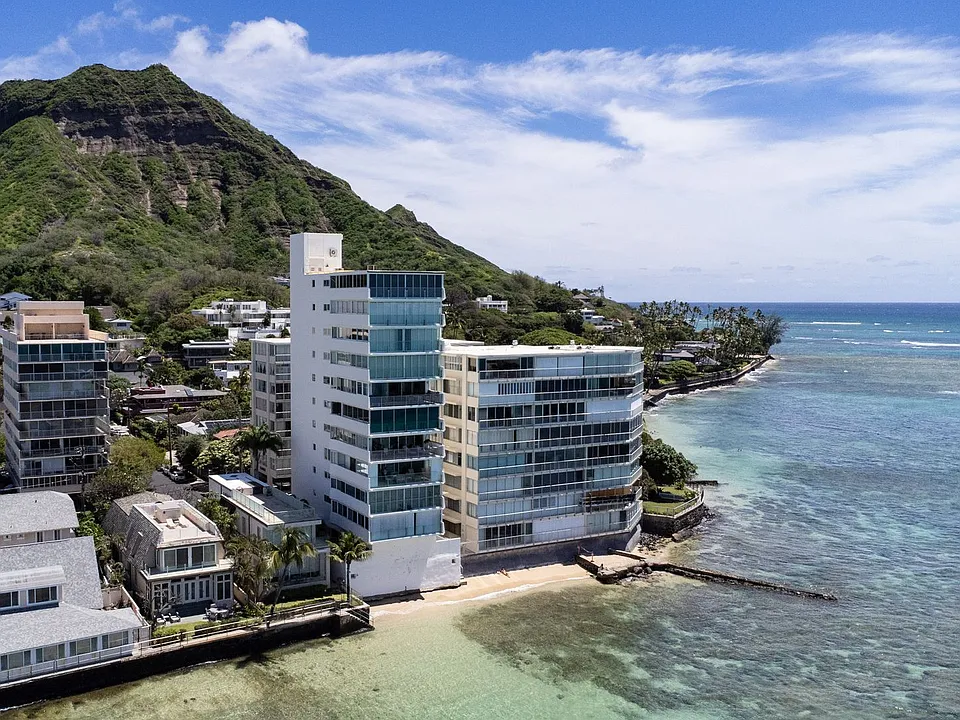 3065 Kalakaua Ave #8