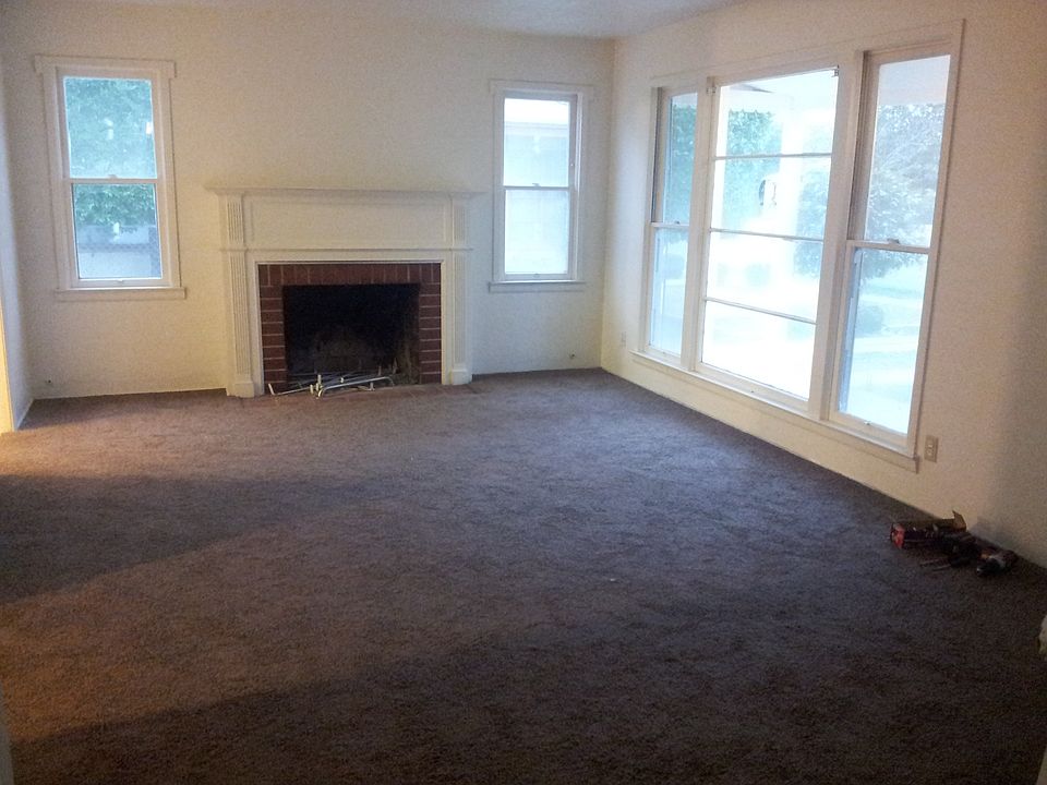 2nd image of 1833 E Brown Ave