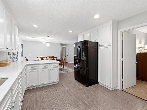 4th image of 426 Green Ridge Rd SE