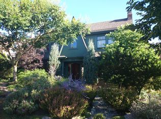 458 McGraw St, Seattle, WA 98109