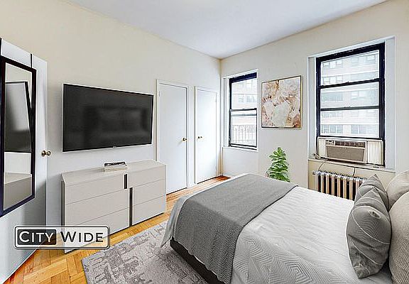 2nd image of 226 E 36th St APT 5B