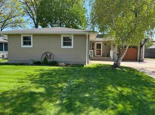 1835 W 9th St, Hastings, NE 68901
