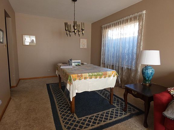 4th image of 435 Forest Preserve Dr