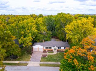 204 Orleans Dr, Bloomington, IL