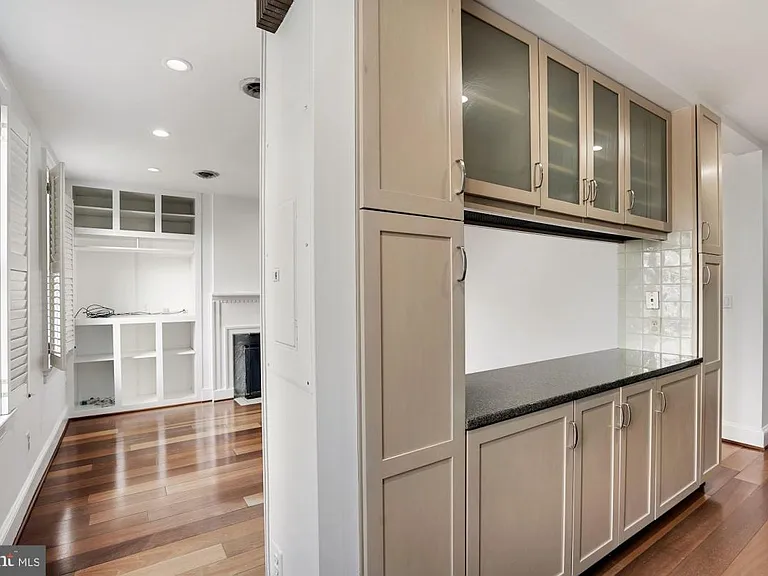 1675 Wisconsin Ave NW — Photo 12