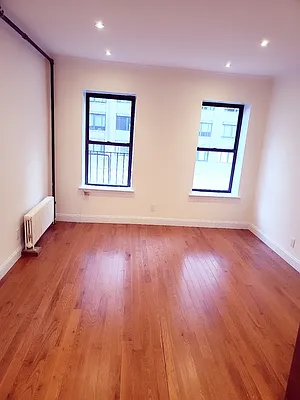 Rented by United Realty Equities | media 22