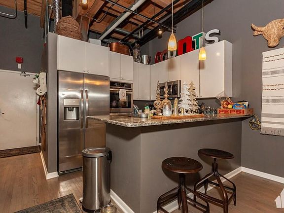 5th image of 701 W Jackson Blvd #104KA
