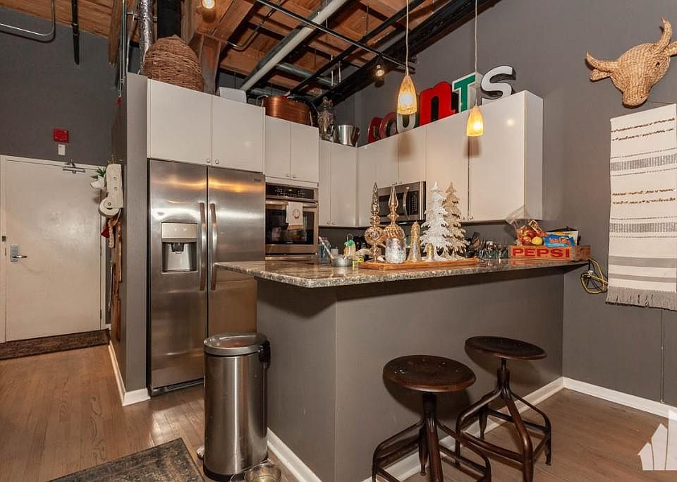 1st image of 701 W Jackson Blvd #104KJJ