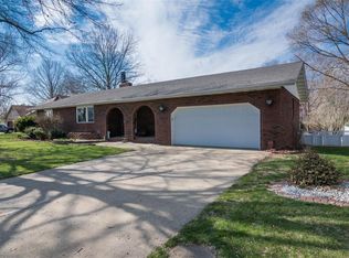 7 Dogwood Ct, Bethalto, IL
