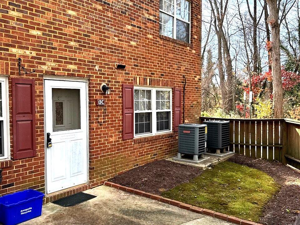 1st image of 13 Heritage Ct