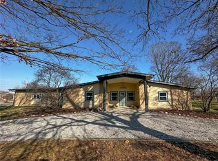 403 E East St, Raymond, IL 62560