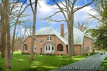 1596 N Green Bay Rd photo 1
