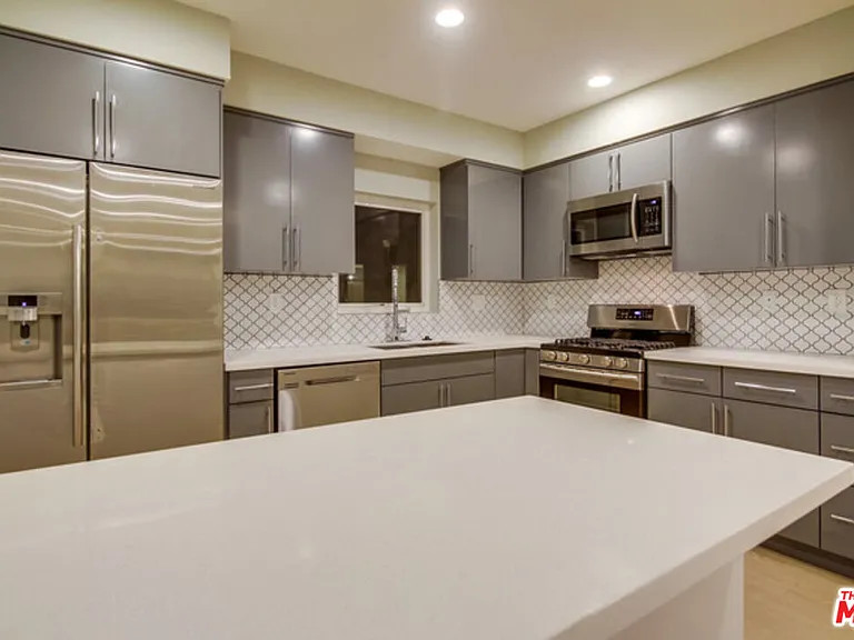 6119 Fountain Ave — Photo 3