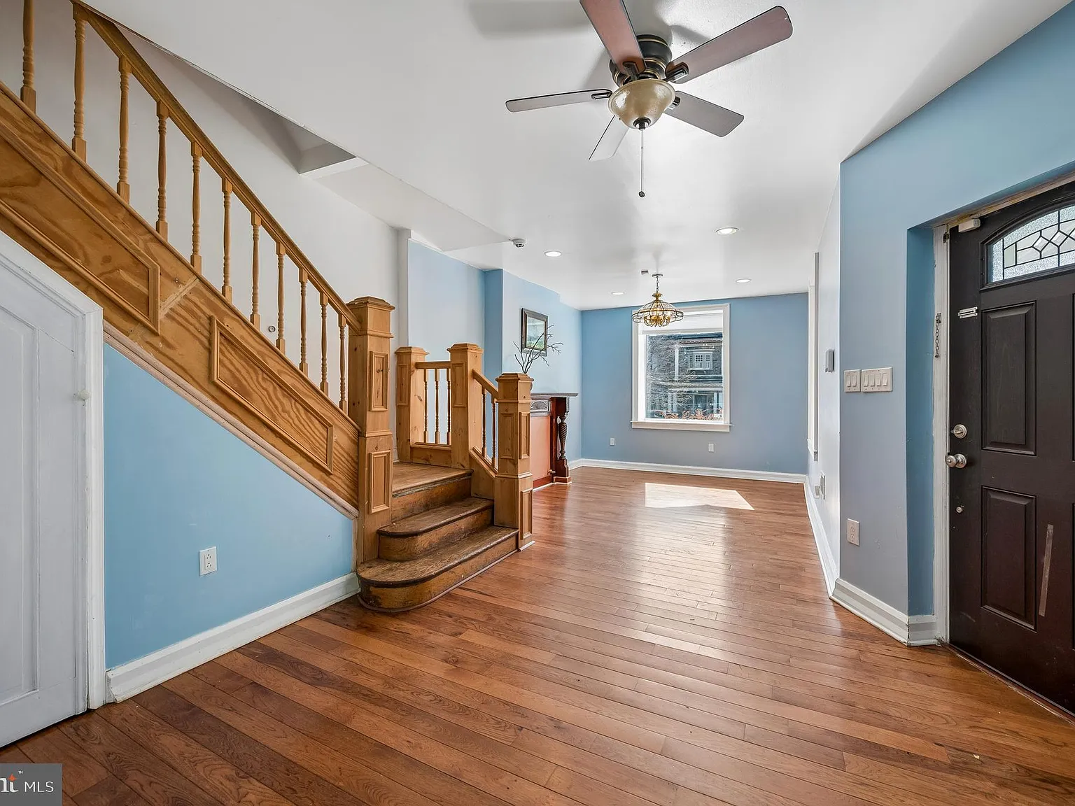 6 bed, 2566 sqft, $2,900 — Photo 3