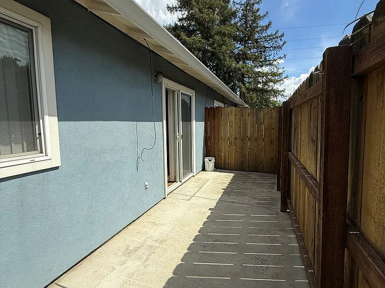 2512 Standiford Ave — Photo 15