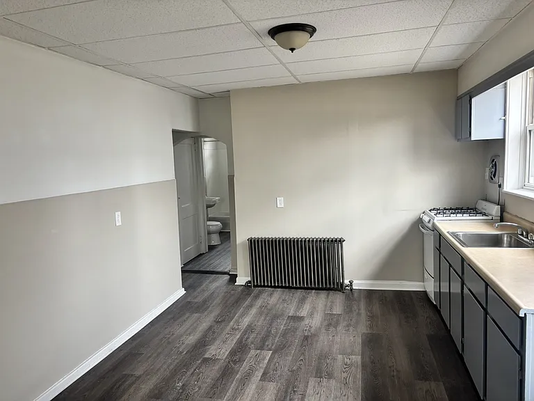 225 Essex St #A — Photo 5