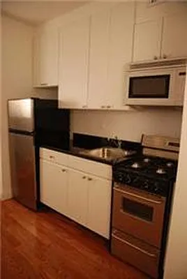 Rented by Buchbinder & Warren | media 32