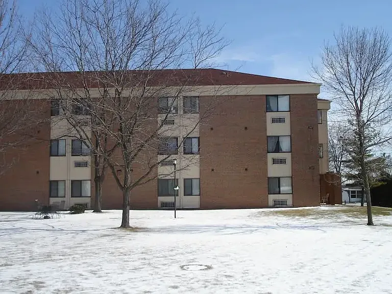 1200 Croy Dr — Photo 2